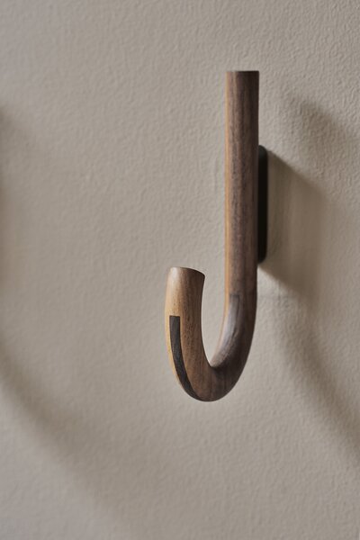 GEJST Dřevěný háček Hook - Walnut/Black GT137