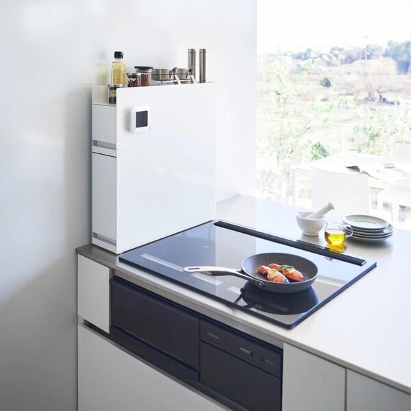 Bílý kovový organizér se zásuvkami Yamazaki Tower