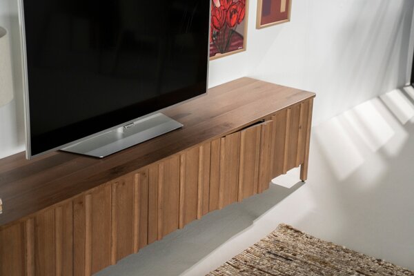 Eleonora Hnědý dubový TV stolek Jake 183 x 47 cm