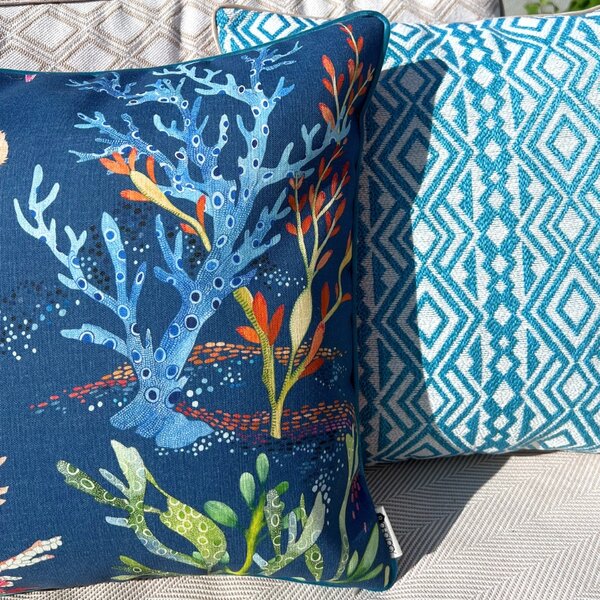 BOHOLOGY Modrý set dvou venkovních povlaků na polštář Marine Aztec
