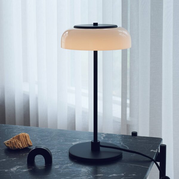Nuura Aps LED stolní lampa Blossi, výška 43 cm, černá/opálová, stmívatelný, Černá, Obývací pokoj / jídelna, kov, Skandinávský