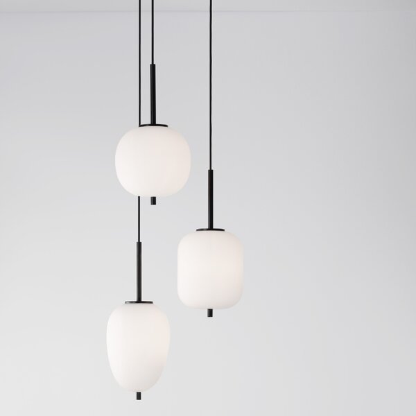 Opálově bílé skleněné závěsné světlo Nova Luce Lato II. 30 cm s černým zavěšením