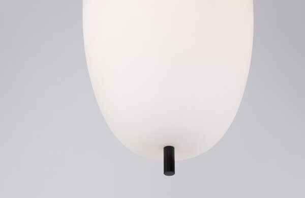 Opálově bílé skleněné závěsné světlo Nova Luce Lato 27 cm s černým zavěšením