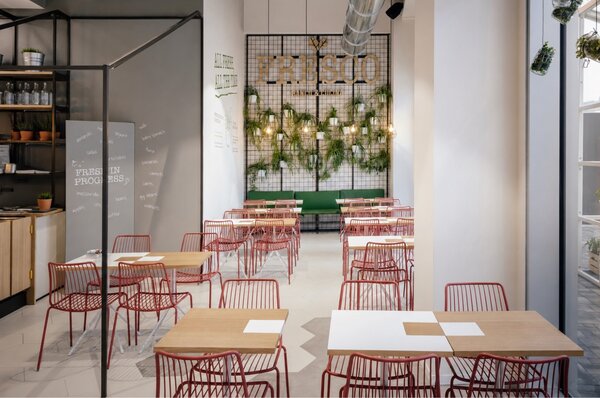 Pedrali Červená kovová zahradní židle Nolita 3651