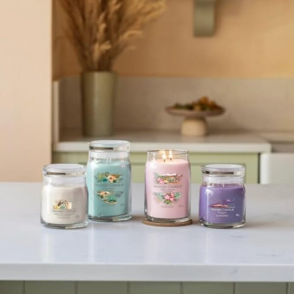 Střední vonná svíčka Yankee Candle Vanilla Horchata Singature