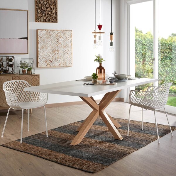 Bílý jídelní stůl Kave Home Argo 200 x 100 cm s přírodní kovovou podnoží