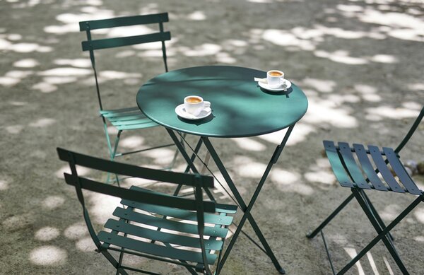 Tmavě zelený kovový skládací stůl Fermob Bistro Ø 60 cm
