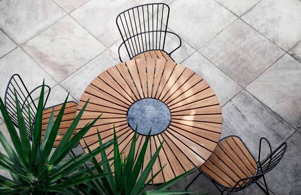 Přírodní bambusový zahradní jídelní stůl HOUE Circle 150 cm