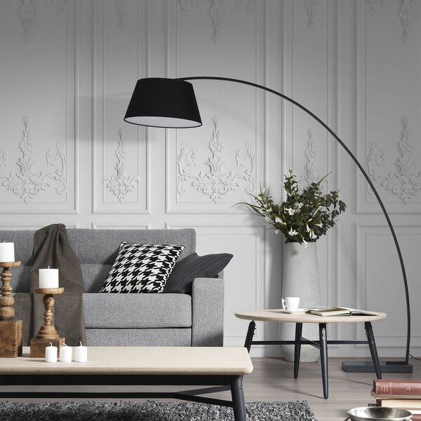 Černá kovová stojací lampa s mramorem Kave Home Juhe