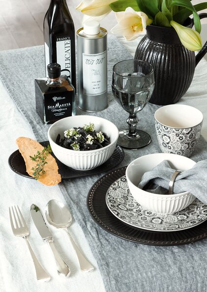 Sada nerezových příborů Curved Silver – set 4 ks