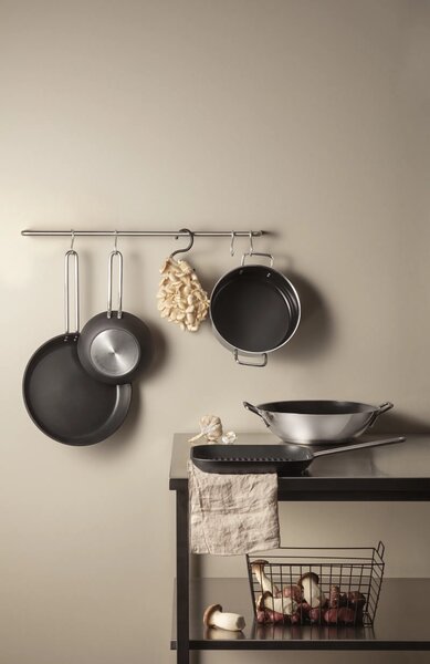 Eva Trio Stainless Steel Ceramic Pánev WOK 32 cm, objem 5 l, 90% recyklovaná nerez, bez PFAS, keramický povrch Slip-Let, na indukci, Eva Solo