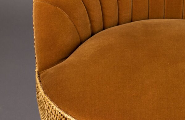 Okrově žluté sametové lounge křeslo DUTCHBONE Madison