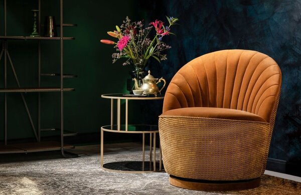 Okrově žluté sametové lounge křeslo DUTCHBONE Madison