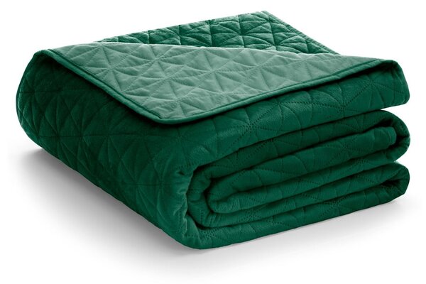 Zelený sametový prošívaný přehoz 170x210 cm Laila – AmeliaHome