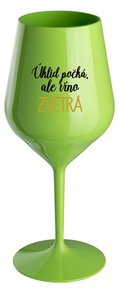 ÚKLID POČKÁ, ALE VÍNO ZVĚTRÁ - zelená nerozbitná sklenice na víno 470 ml