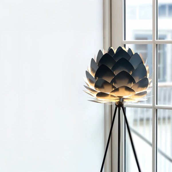 Umage Stojan pod lampu Tripod UMAGE, Ø 66 cm, v. 109 cm Barva: Mosaz