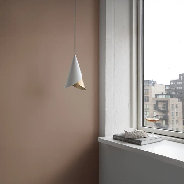 Stínidlo Cornet mosaz UMAGE pro E27, Ø 13,4 cm, v. 23,8 cm Barva: Šedá