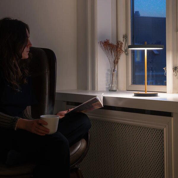 Umage Přenosná LED stolní lampa ASTERIA Move 2,3W, v. 30,6 cm, 3000K stmívatelná Barva: Bílá