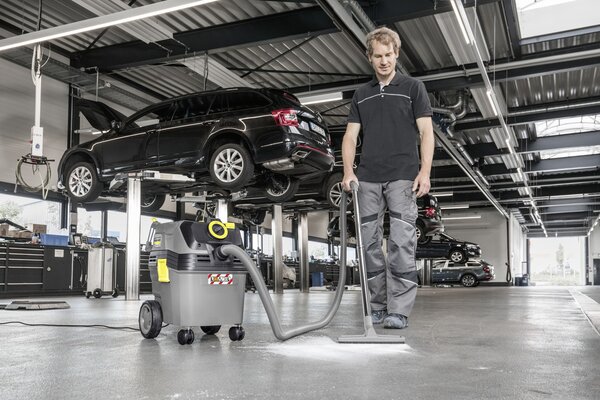 Kärcher NT 30/1 Ap L 30 l Bubnový vysavač Suché a mokré 1380 W Bezsáčkové