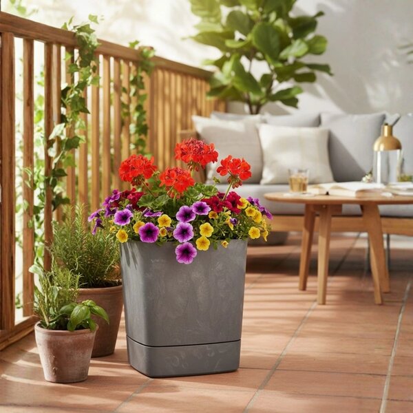 PLASTOVÝ KVĚTINÁČ CUBI 34X36,5 CM IMITACE BETONU ŠEDÁ