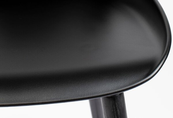 Černá plastová barová židle ZUIVER ALBERT KUIP ALL BLACK 66 cm
