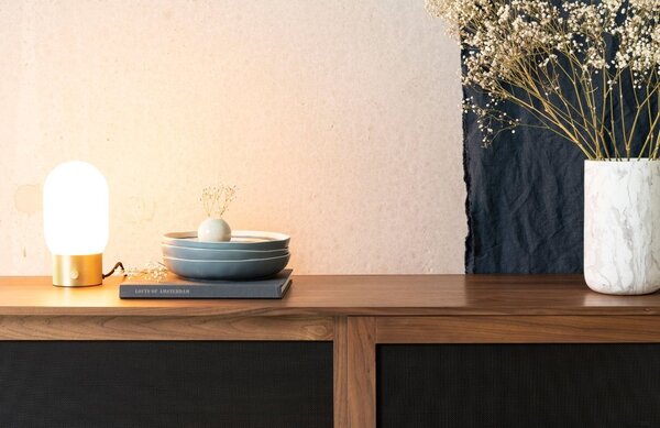 Bílo zlatá skleněná stolní lampa ZUIVER URBAN