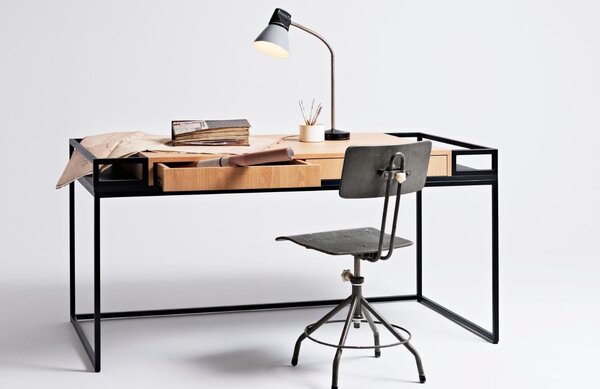 Nordic Design Černý kovový pracovní stůl Hugo 160 x 78 cm s dubovým dekorem