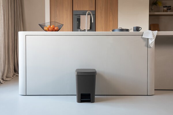 Brabantia StepUp odpadkové koše 25 l černá-šedá 800269