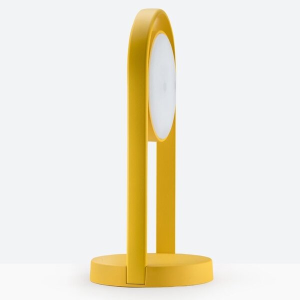 Pedrali Žlutá kovová bezdrátová stolní LED lampa Giravolta 33 cm