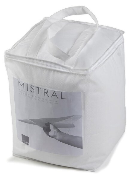 Celoroční přikrývka 240x220 cm Mistral – Kave Home