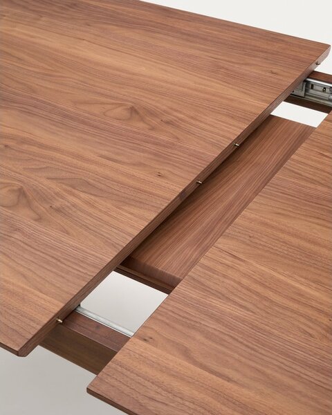 Rozkládací jídelní stůl s přídavnou deskou v dekoru ořechu 100x200 cm Elan – Kave Home