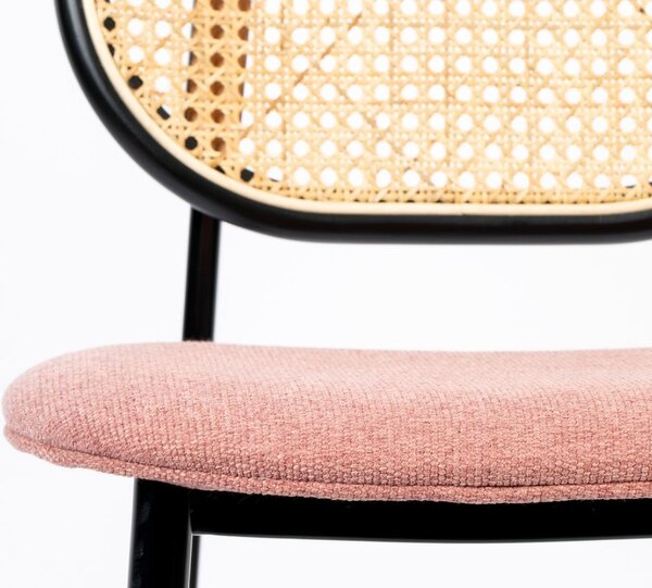 Růžová látková barová židle ZUIVER SPIKE 65 cm s ratanovým opěradlem