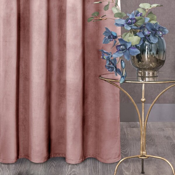 ZATEMŇOVACÍ ZÁVĚS NA PÁSCE ROSA 140X270 CM TMAVĚŘŮŽOVÁ