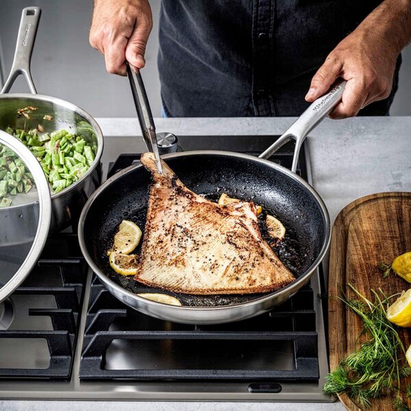 PÁNEV NA SMAŽENÍ vrstva z keramiky 28 cm KitchenAid - Online Only vaření, Online Only