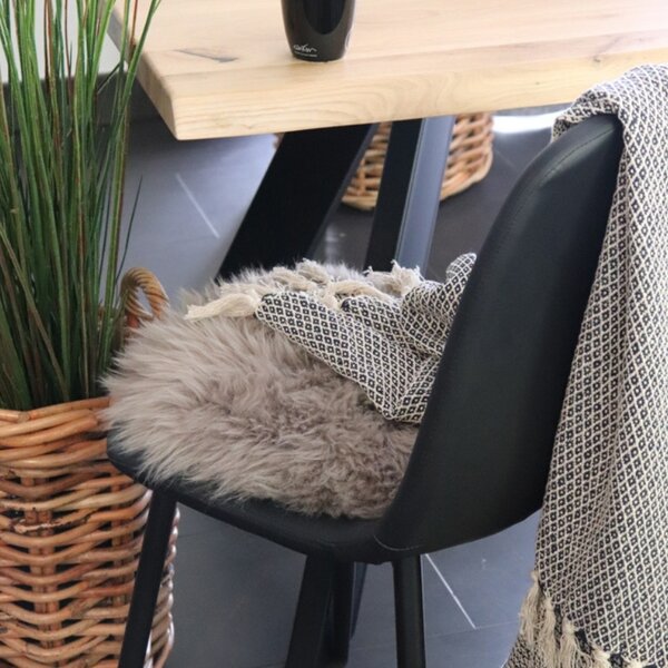Nordic Living Světle hnědý podsedák Lenny 35 cm z ovčí kůže