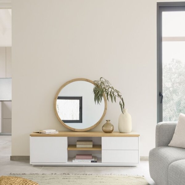 Bílý lakovaný TV stolek Kave Home Abilen 150 x 36 cm