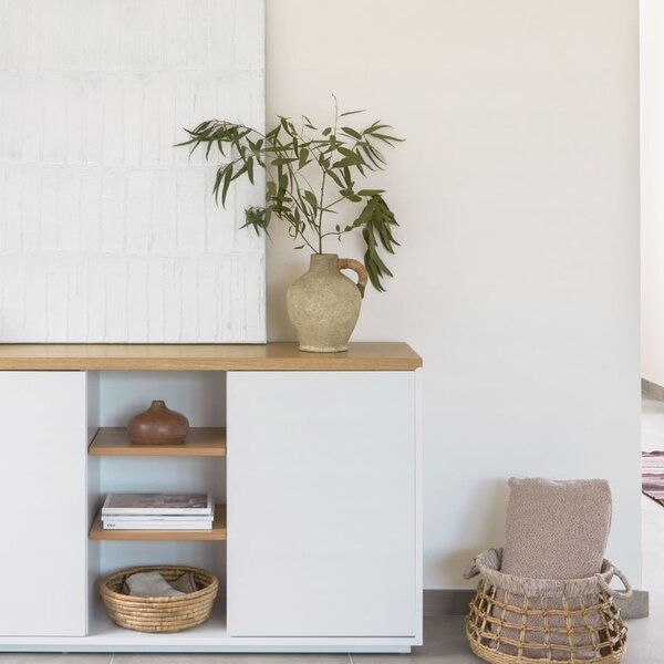 Bílý lakovaný TV stolek Kave Home Abilen 150 x 36 cm