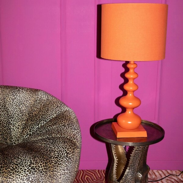 Bold Monkey Kovová stolní lampa When Orange is King 78 cm