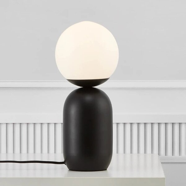 Nordlux Opálově bílá skleněná stolní lampa Notti s černou podstavou