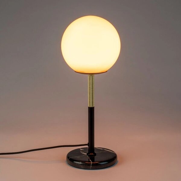 Opálově bílá skleněná stolní lampa ZUIVER ORION s mramorovým podstavcem