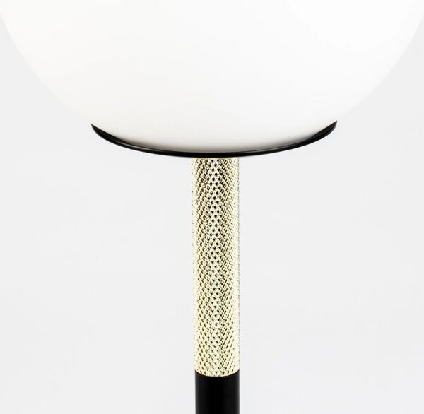 Opálově bílá skleněná stolní lampa ZUIVER ORION s mramorovým podstavcem