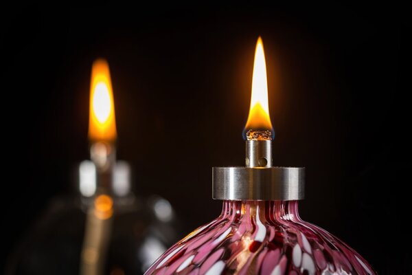 Skleněná olejová lampa SCUTI – Rubínově červená