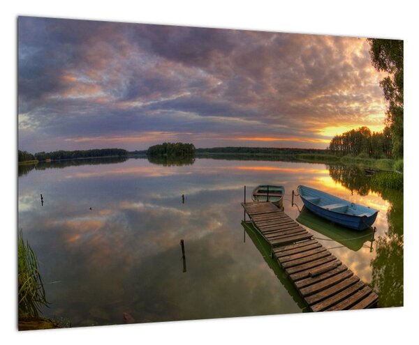 Obrázek jezera se západem slunce