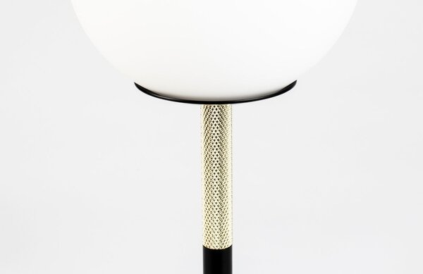 Opálově bílá skleněná stolní lampa ZUIVER ORION s mramorovým podstavcem