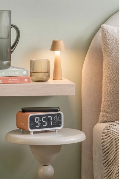Digitální stolní hodiny 6054YE Karlsson s nabíječkou smartphonů 11cm
