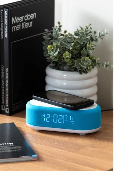Stolní hodiny s budíkem, nabíječkou smartphonů a Bluetooth reproduktorem 6033BB Karlsson 20cm