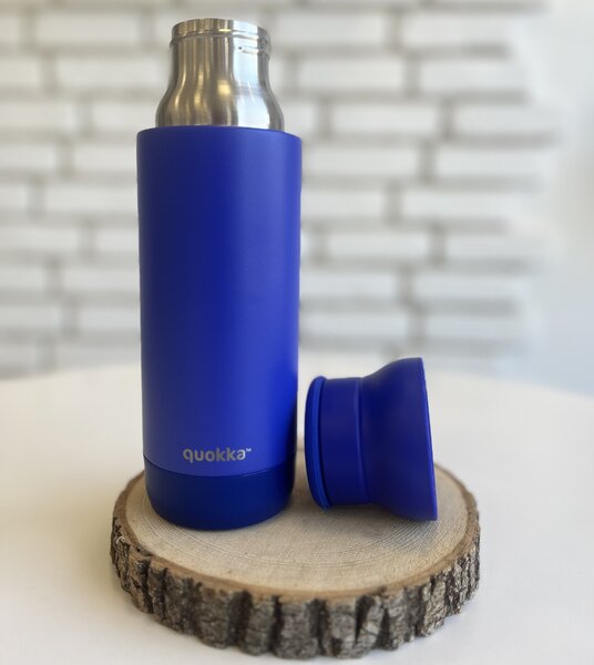 Nerezová termoláhev s poutkem Echo, 690ml, Quokka, modrá