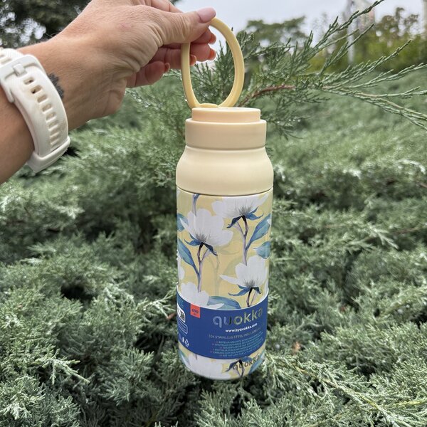 Nerezová termoláhev s poutkem Echo, 690ml, Quokka, magnolia