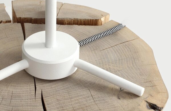 Nordic Design Bílá kovová stolní lampa Wheel