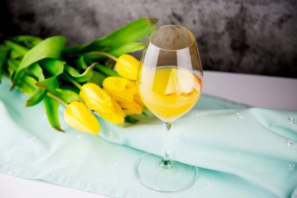 RIEDEL Mixing Champagne Set – sada 4 sklenic na šumivé koktejly 5515/58